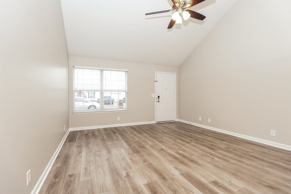 Building Photo - 1514 Killarney Dr