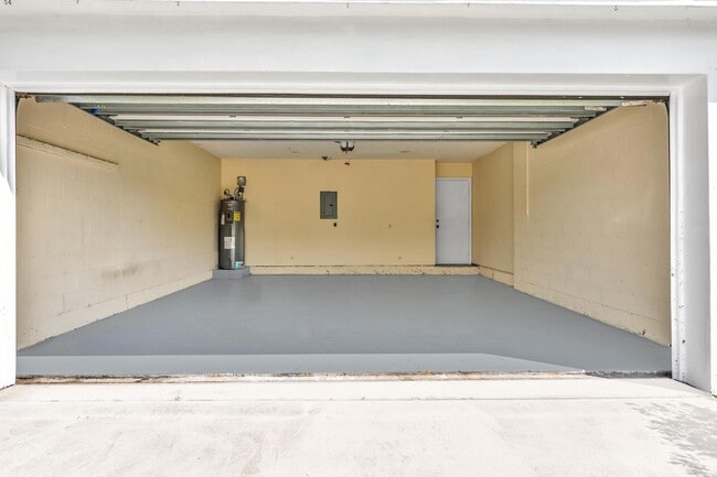 Building Photo - 22492 Middletown Dr