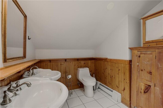 Building Photo - 92 Pelham St