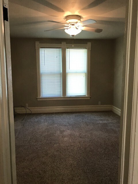 Building Photo - Vintage, Northend, Spacious Home ~ Availab...