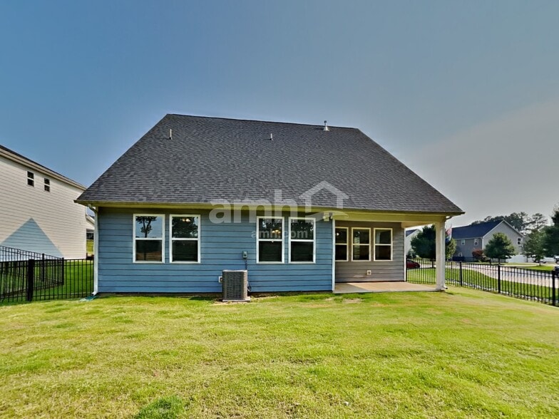 Building Photo - 139 Willowbrook Dr