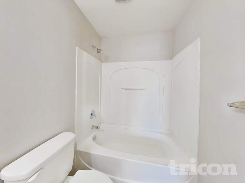 Building Photo - 5745 Henderson Oaks Dr