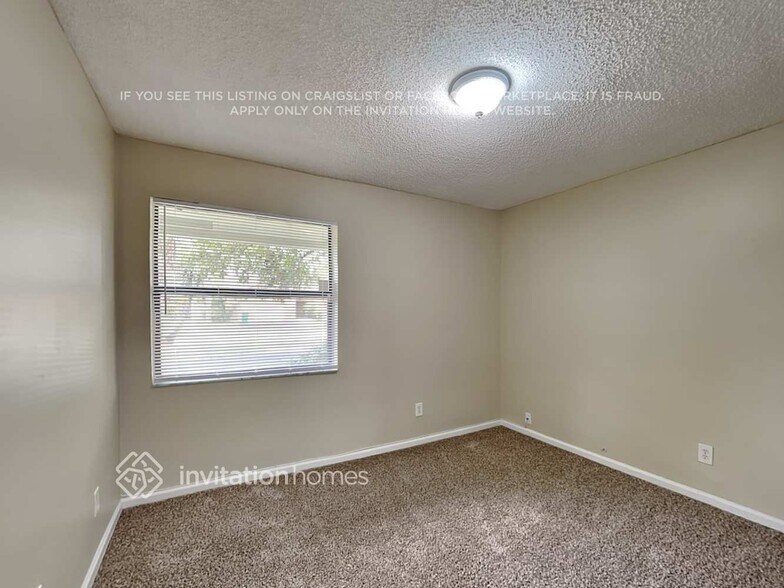 Building Photo - 7010 NW 49th Pl