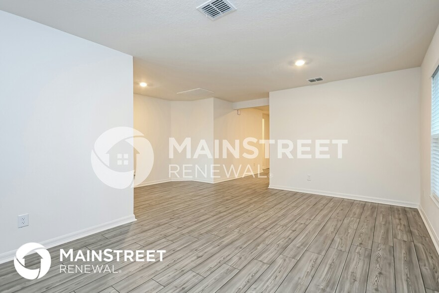 Building Photo - 2006 Maple Ln