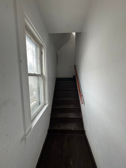 Building Photo - 1614 Oak St