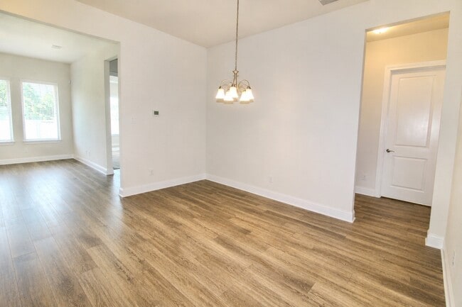 Building Photo - 10919 Texas Rose Dr