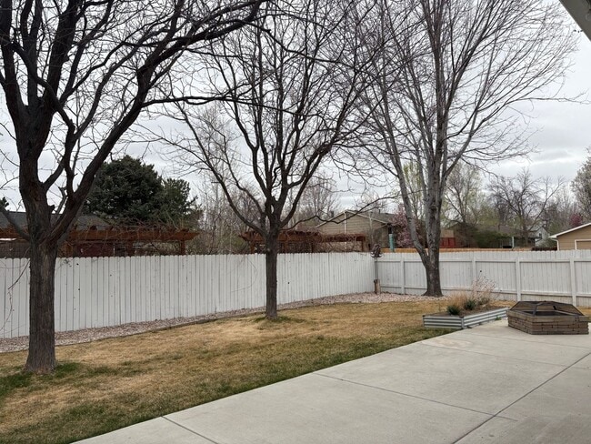 Building Photo - Beautiful Longmont Home with Modern Updates & Spacious Living. Available NOW!