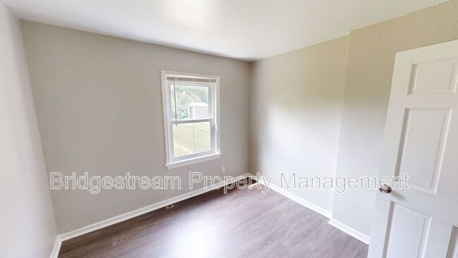 Building Photo - 807 Winston Dr