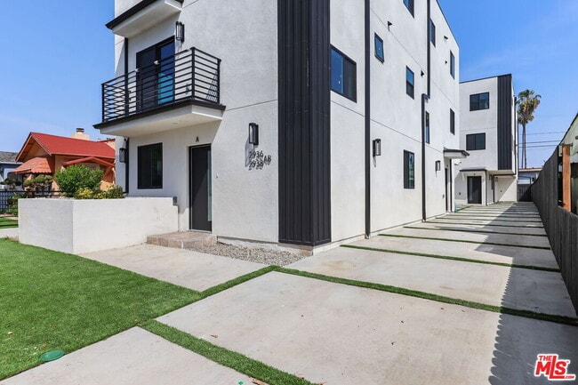 Building Photo - 2938 West Blvd