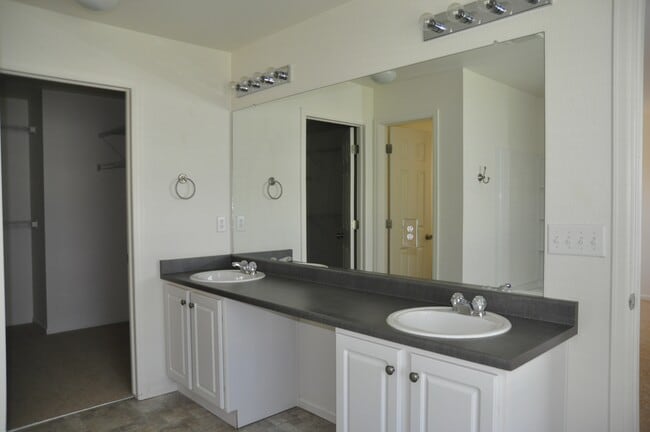 Building Photo - 4144 Alcazar Dr