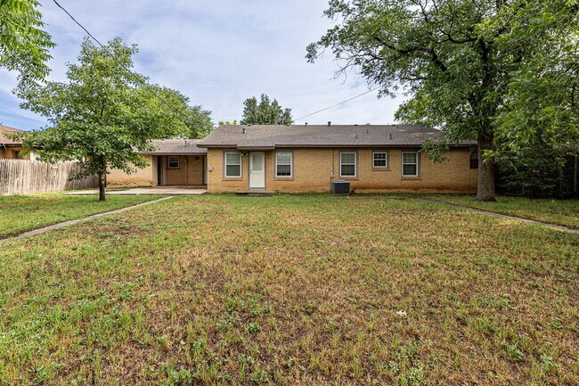 Building Photo - Large 3 bedroom in Tech Terrace