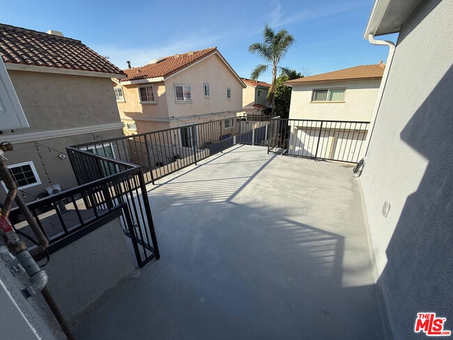 Building Photo - 2320 Carnegie Ln