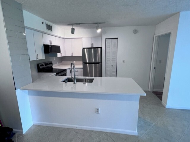 Building Photo - 7832 Sonoma Springs Cir