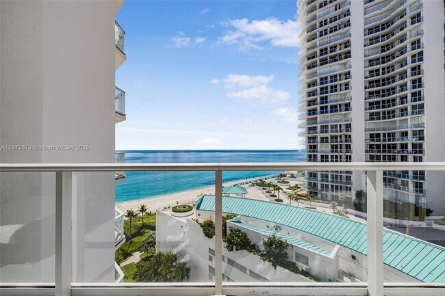 Building Photo - 16485 Collins Ave