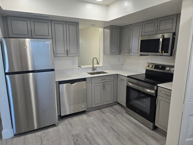 Primary Photo - 7684 NW 18th St