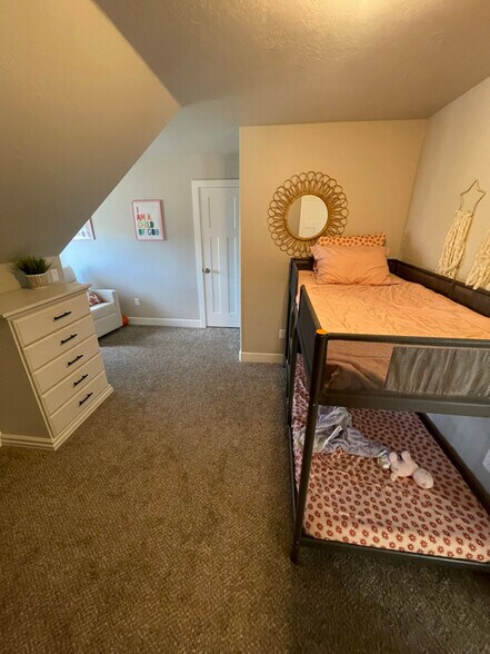 Building Photo - 1579 W Pyrite Ln