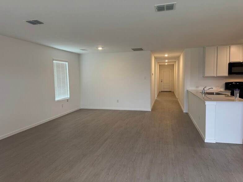 Building Photo - 3269 Kiso Pkwy