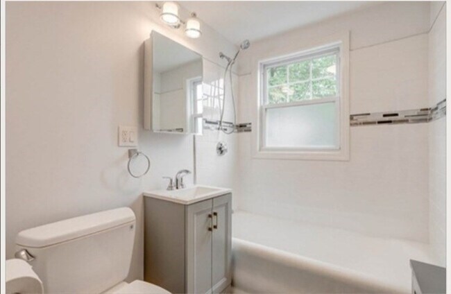 Building Photo - 43 Magdala St