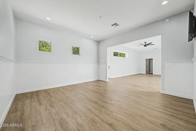 Building Photo - 2311 E Colter St