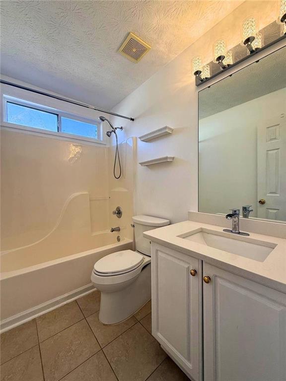 Building Photo - 2029 Manor Oak Ln NE