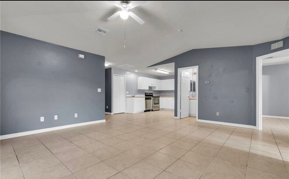 Building Photo - 4510 30th St SW