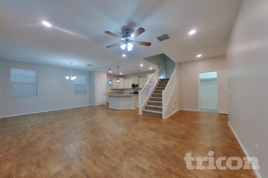 Building Photo - 11690 N 166th Dr