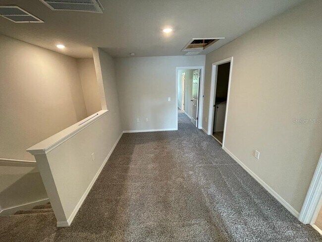 Building Photo - 418 Legacy Lp