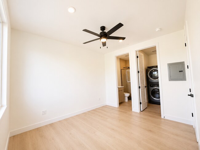 Building Photo - 3873 Boren St