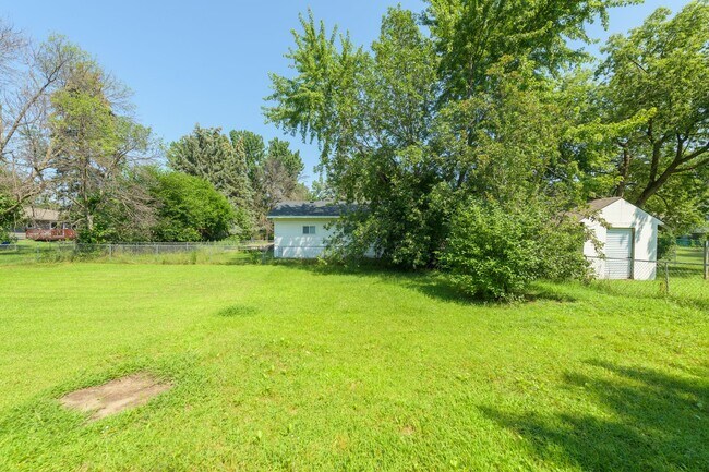 Building Photo - 6124 73rd Ave N
