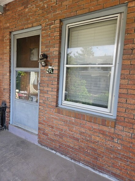 Building Photo - 5325 Webster St