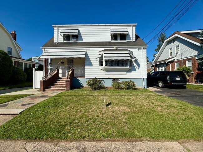 Building Photo - 28-32-32 Lenox Ave