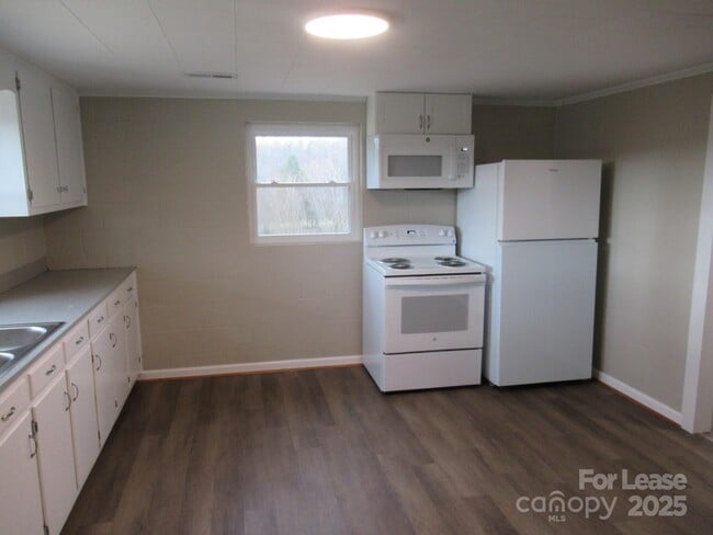 Building Photo - 7510 Palm Tree Church Rd