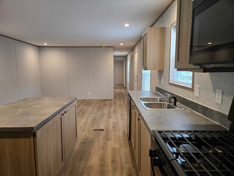 Building Photo - 3510 N 9th St