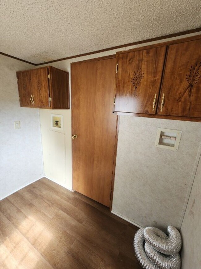Building Photo - 42 Wilma Ln