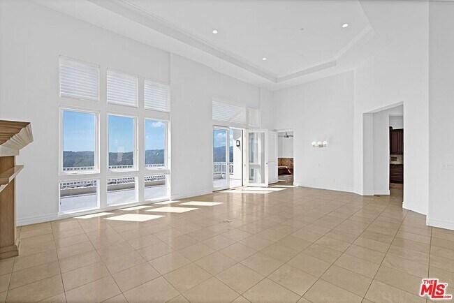 Building Photo - 16646 Cll Brittany