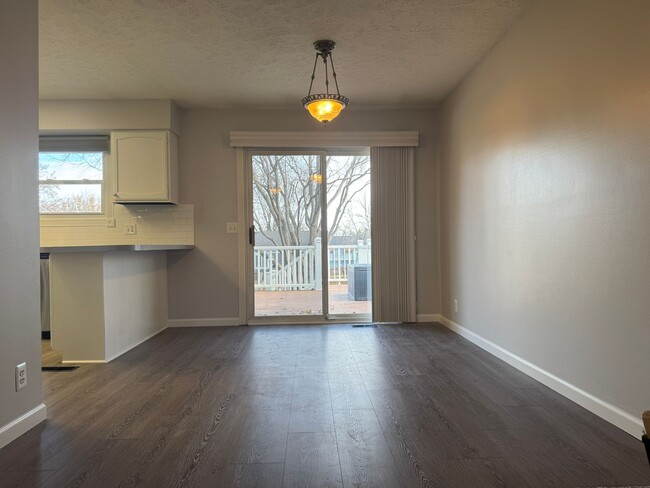 Building Photo - Move-In Ready 3-Bedroom Home in Prime La Vista Location!