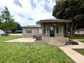 Building Photo - 5501 S Newport Ave