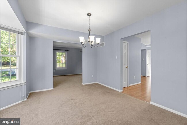 Building Photo - 4706 Bates Dr