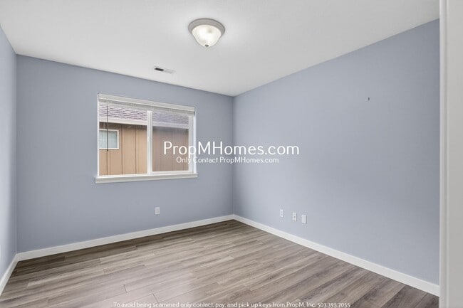 Building Photo - Gorgeous Updated Home in Witch Hazel!