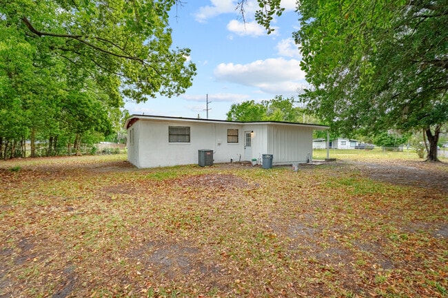 Building Photo - 937 La Marche Dr