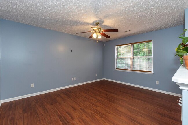 Building Photo - Amazing 4 bedroom home in Durham
