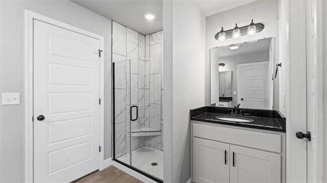 Building Photo - 5902 NW Hoover St