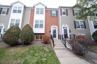 Building Photo - 706 Village Pkwy