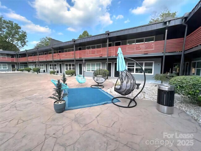 Building Photo - 2000 Patio Ct