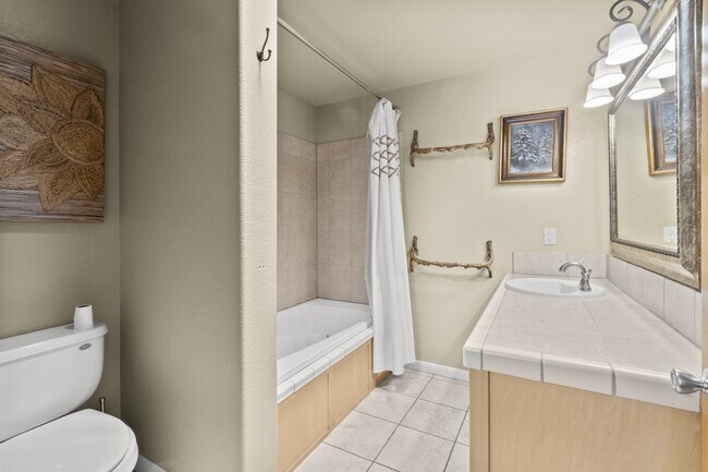 Building Photo - 307 Heath Dr