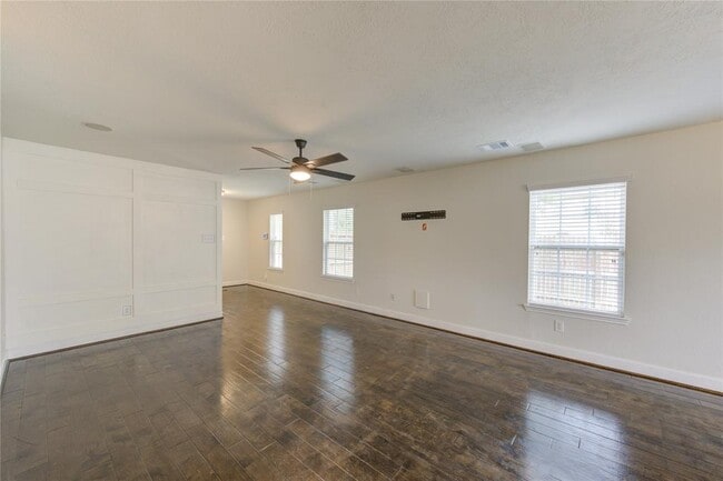 Building Photo - 18503 Fair Grange Ln