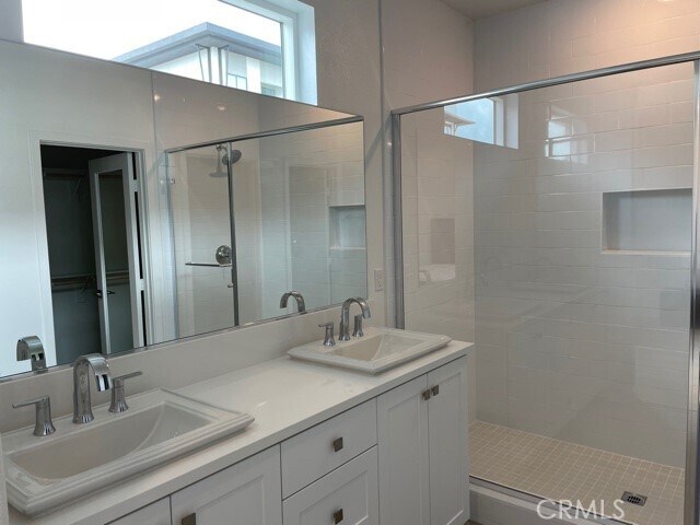 Building Photo - 1860 S Westside Dr