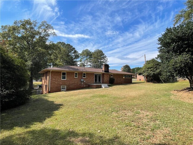 Building Photo - 202 Mahaffey Dr