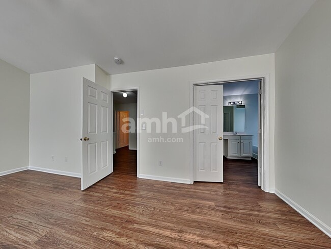 Building Photo - 1315 Emory Ln NW