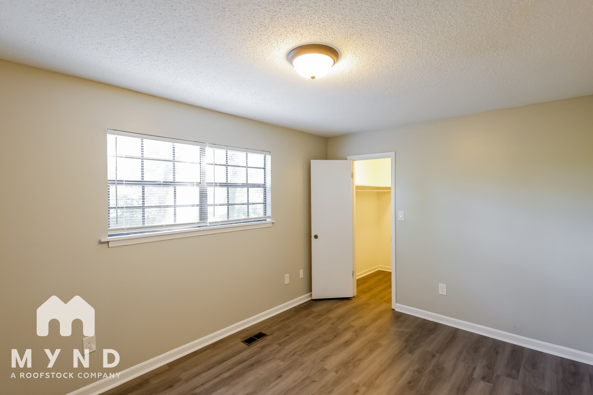 Building Photo - 3767 Chestnut Ridge Ln